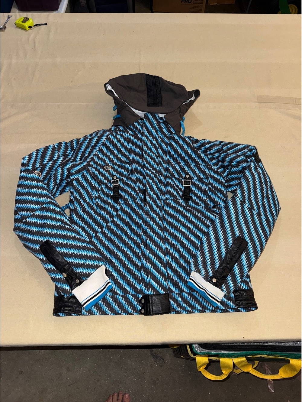 Section Women's Blue and Black Patterned Ski Jacket Size Large